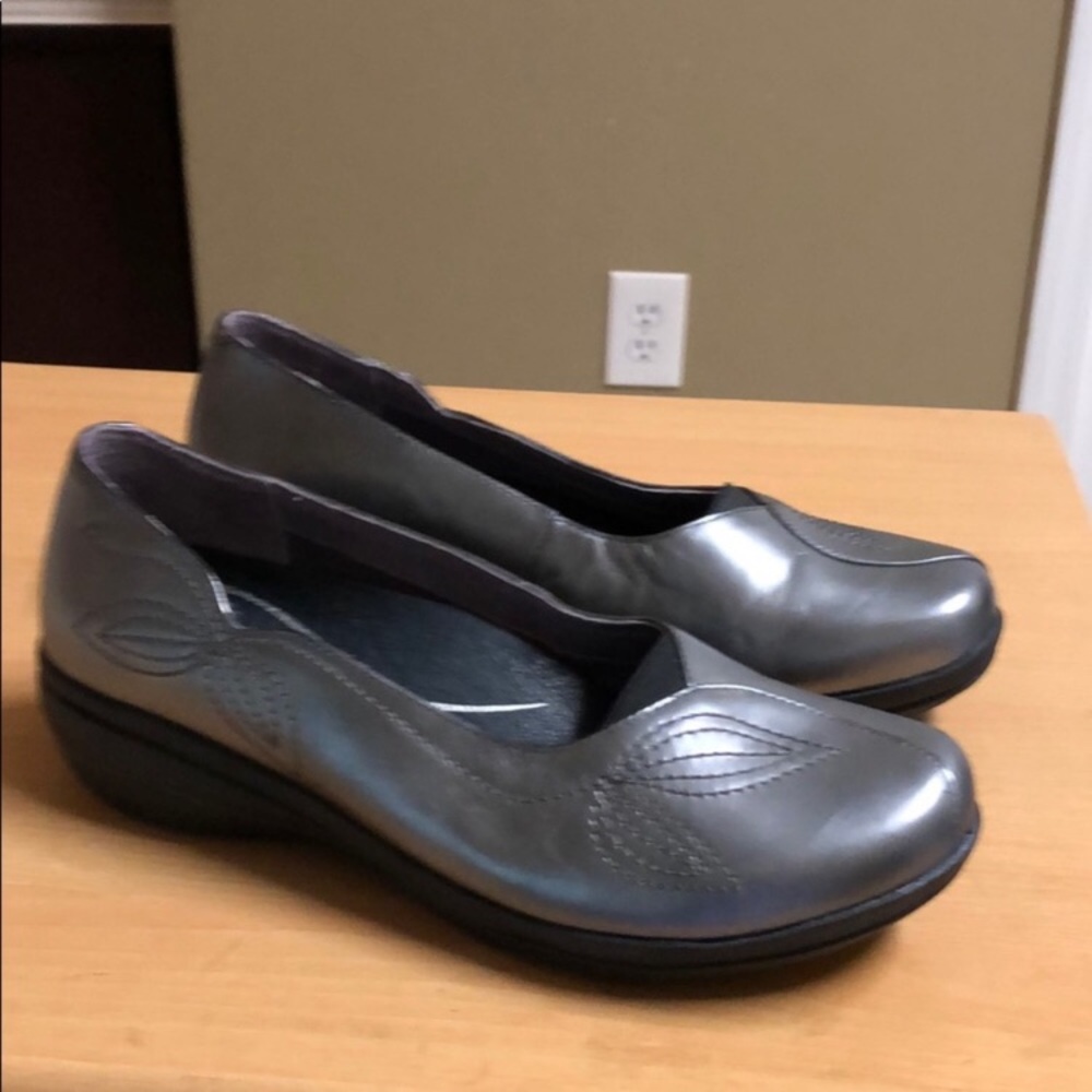 Dansko Pewter Leather Shoes